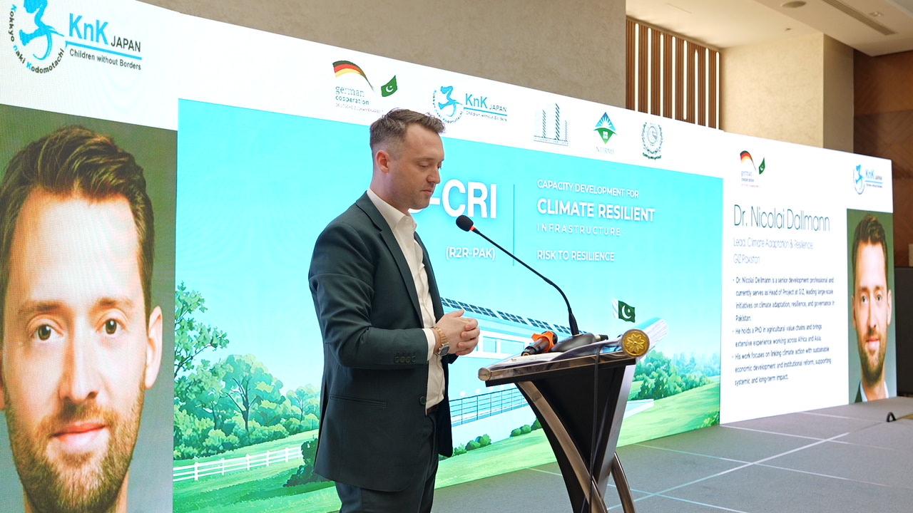 Dr. Nicolai Dallmann addressing the CD-CRI kickoff